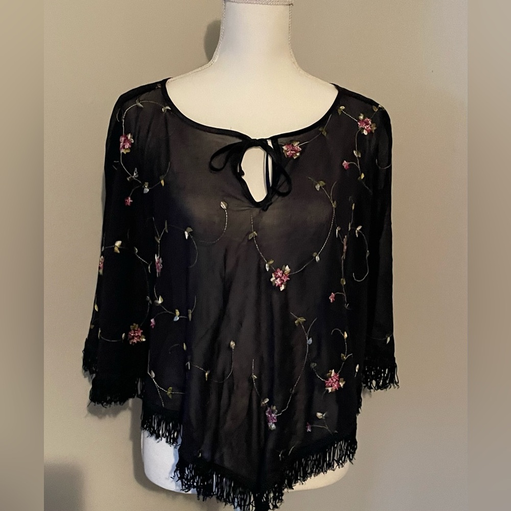 Vintage Woman’s JONATHAN MARTIN Embroidered Floral Sheer Fringe Poncho Size 12